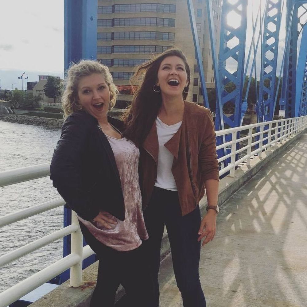 Meet your Posher, Dee